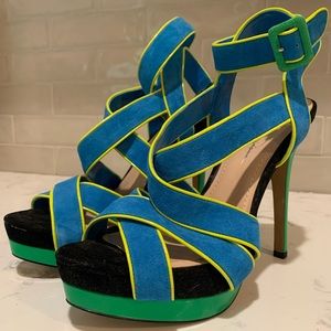 Jessica Simpson super fun strappy heels!